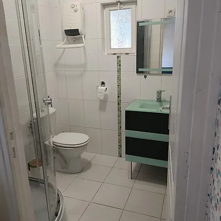 Pied A Terre Avignon - Pont Du Gard Apartamento Aramon